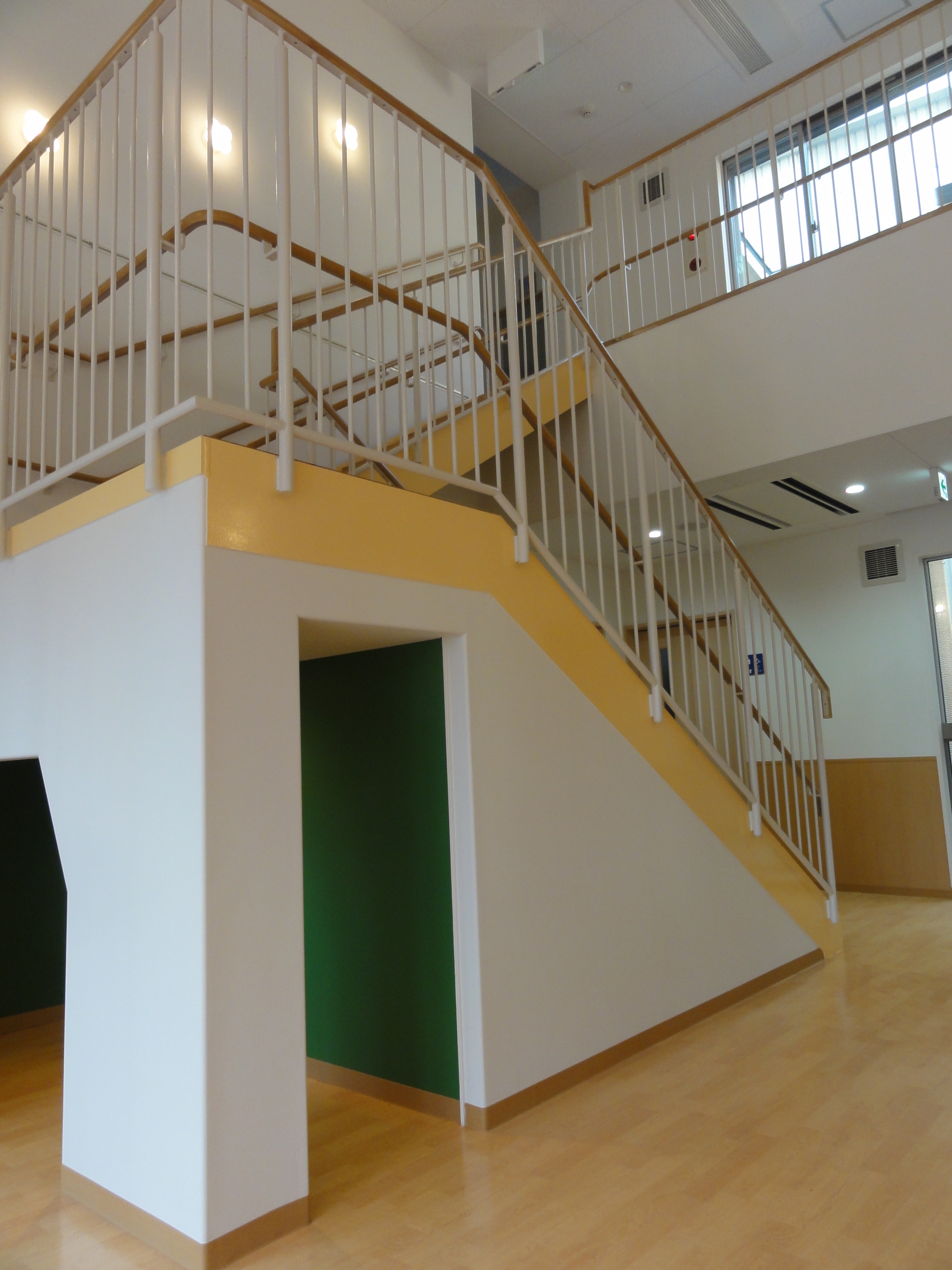 �G���g�����X�z�[��