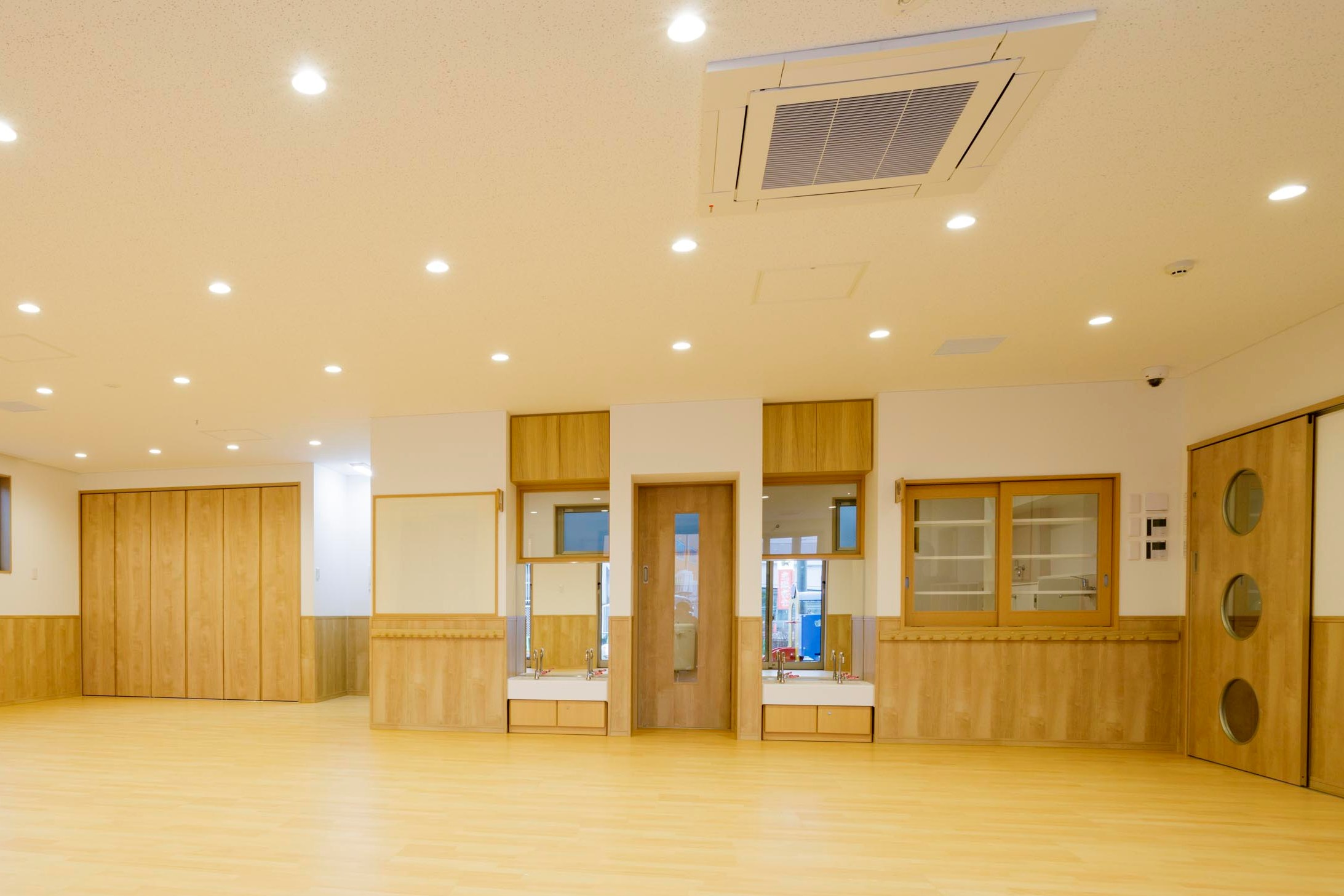 �G���g�����X�z�[��